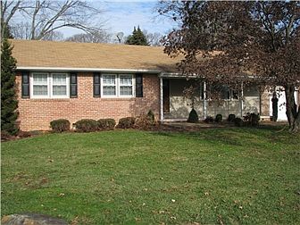 1st image of 105 Yearsley Pl