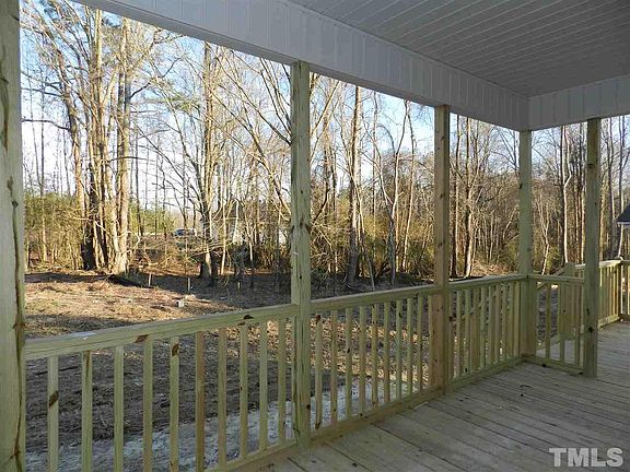 4th image of 139 Candlenut Ln
