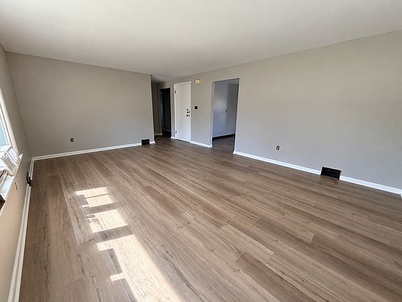 5th image of 916 Klein Rd Floor 2