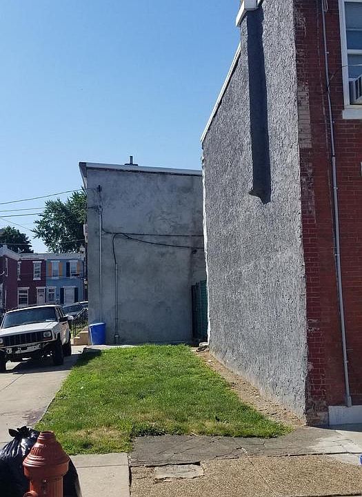 2nd image of 2739 Jasper St