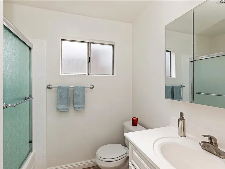 800 Meyer Lane — Photo 23