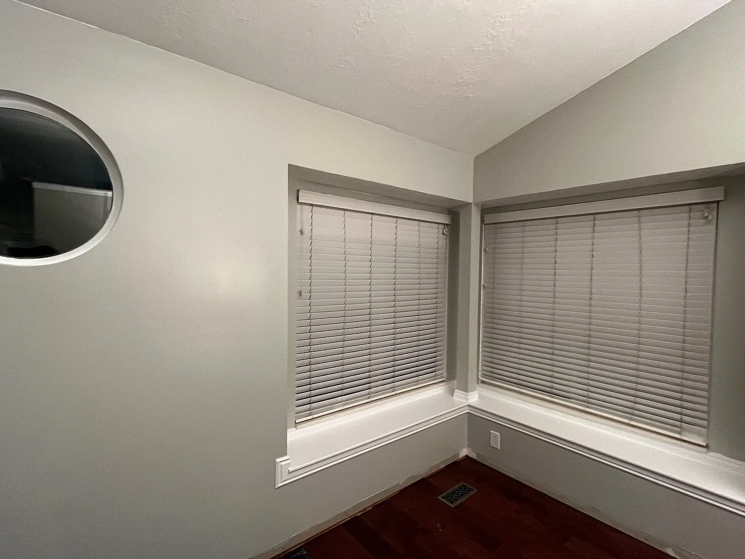 4 bed, 1900 sqft, $2,400 — Photo 4