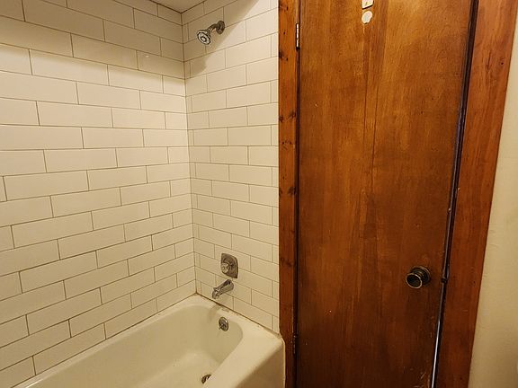3rd image of 6364 Chippenhook Ct #6364