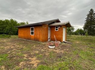 16743 4th St NE, Hillsboro, ND 58045