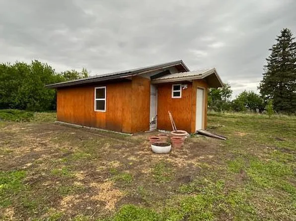16743 4th St NE, Hillsboro, ND 58045