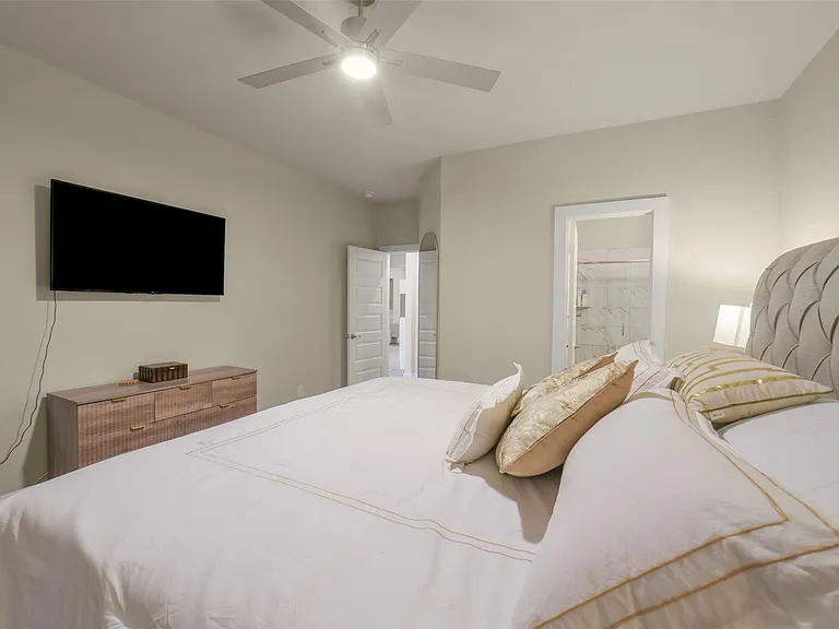 23610 Iris Field Ct — Photo 14