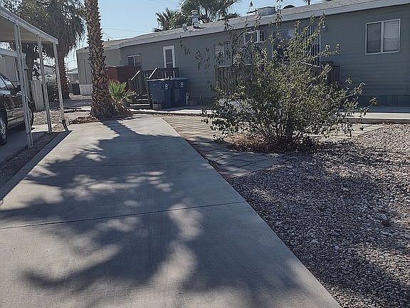 2nd image of 2038 Palm St Space 86