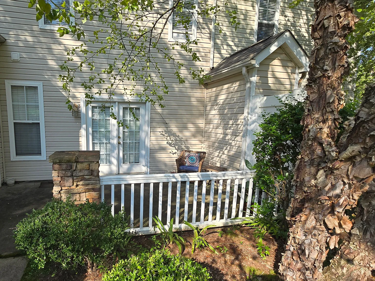 3 bed, 2.5 bath, 1412 sqft, $1,950 — Photo 3
