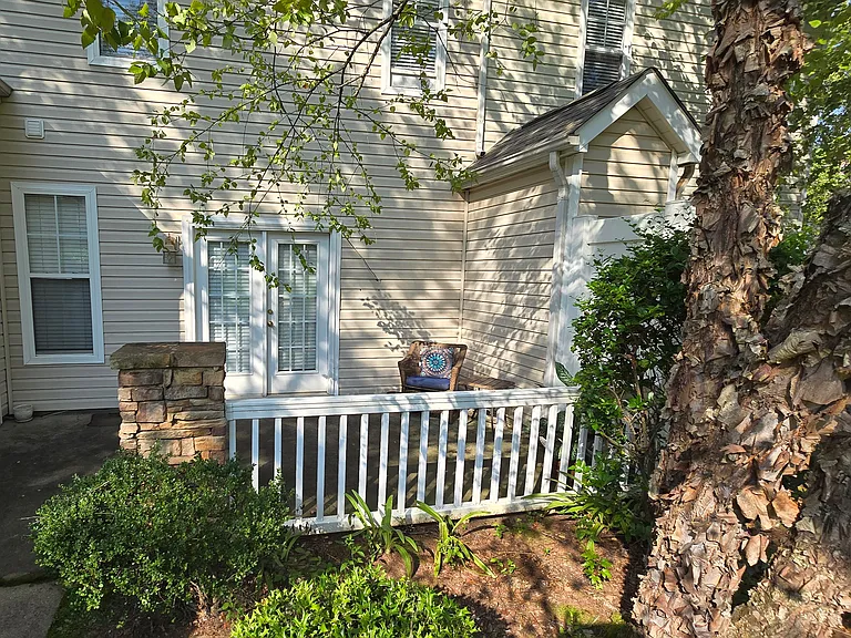14934 Scothurst Ln — Photo 3
