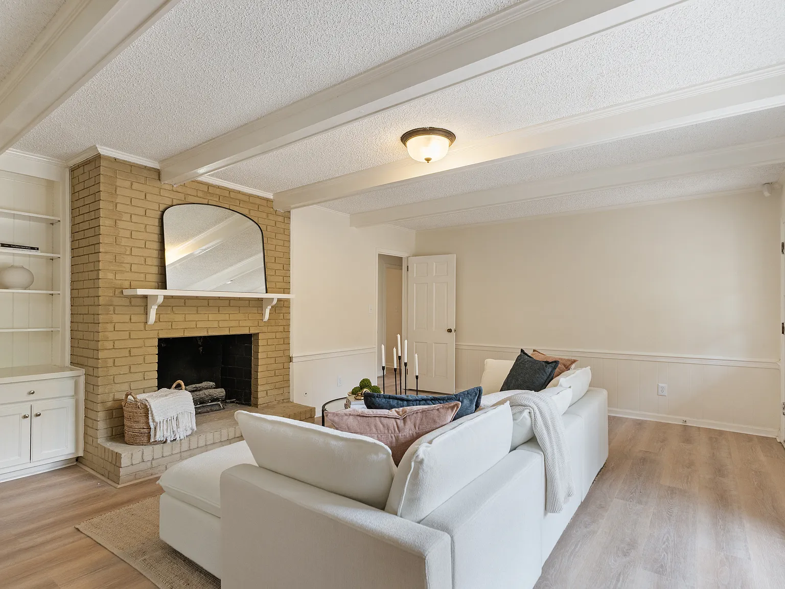 2451 Belcher Drive — Photo 3