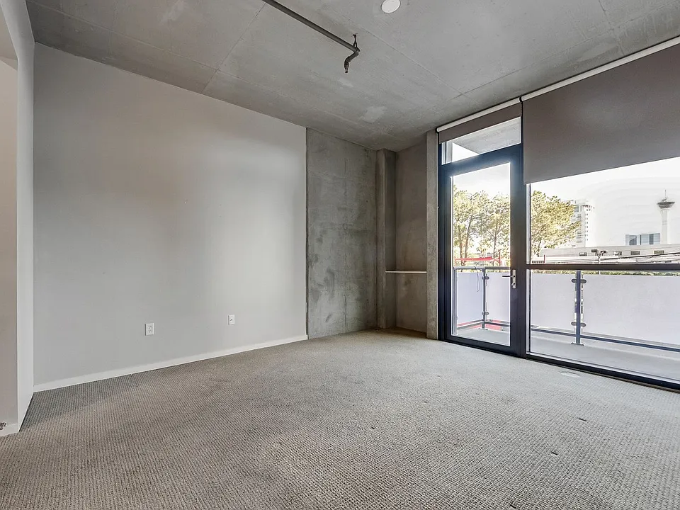 Building Photo 5