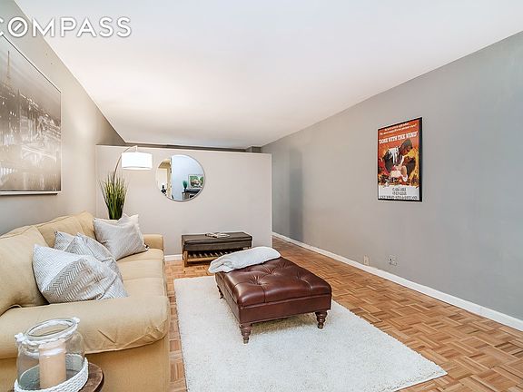 3rd image of 201 E 28th St #4B