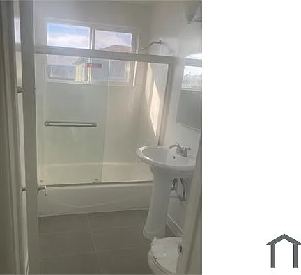 Studio, 500 sqft, $1,900 — Photo 4