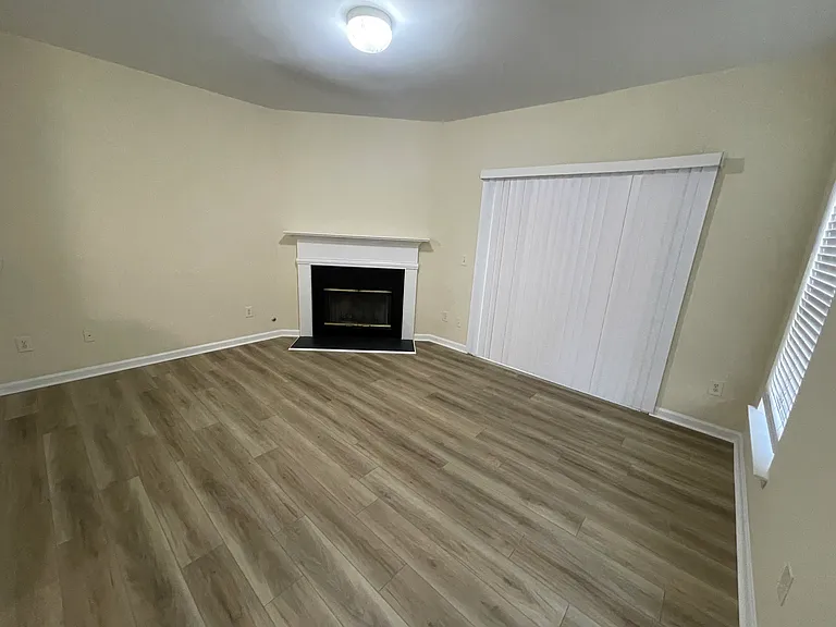 883 Redwood Dr — Photo 6