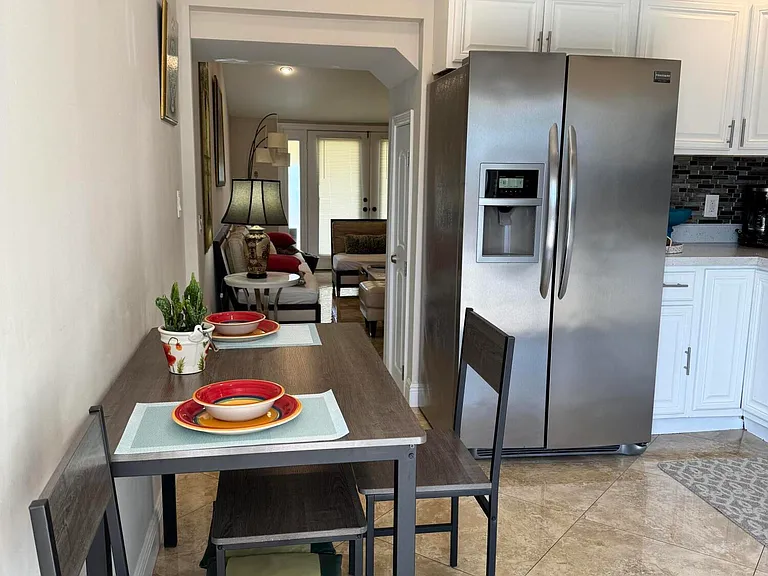 832 Green St #1 — Photo 10