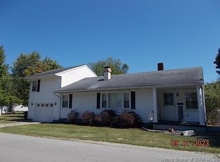 105 N Oak Dr, Scottsburg, IN