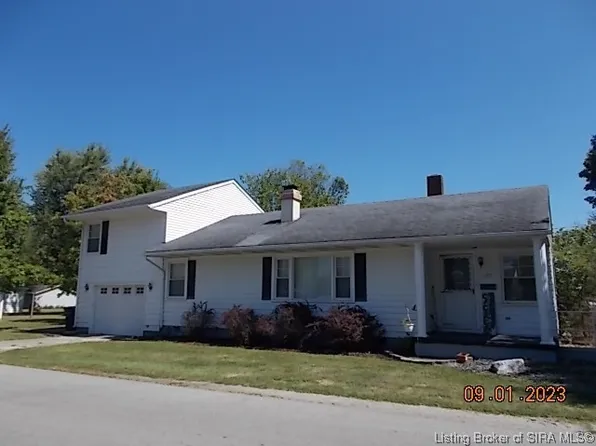 105 N Oak Drive, Scottsburg, IN 47170