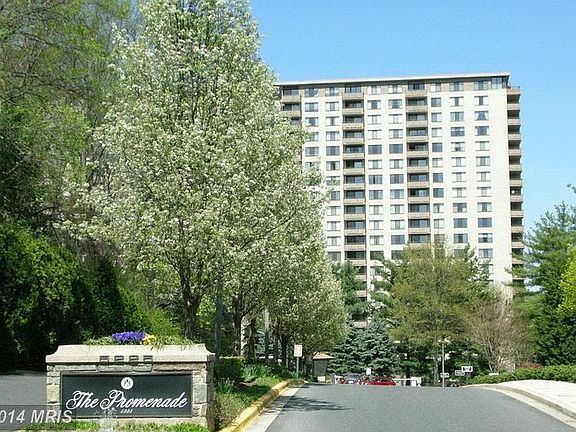 Promenade Entrance