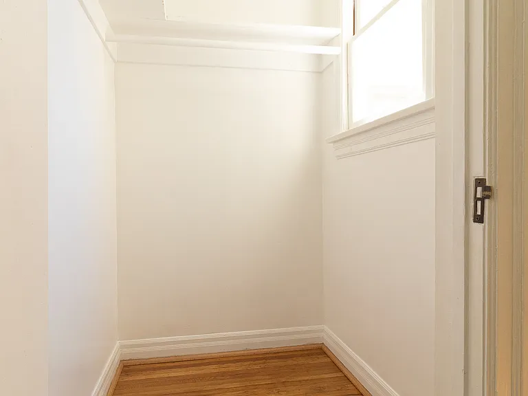 1105 S Cloverdale Ave — Photo 22