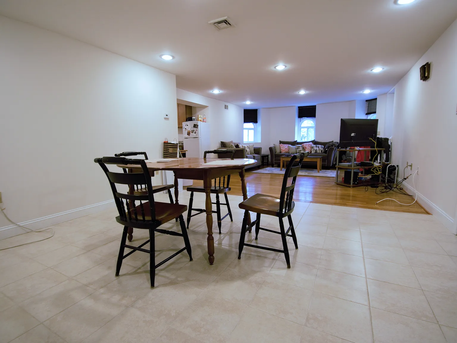 2 bed, 1.0 bath, 950 sqft, $2,700 — Photo 2