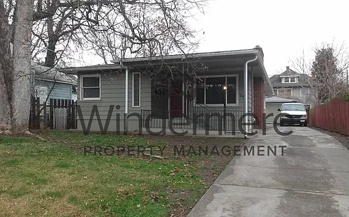 240 E Poplar St Photo 1