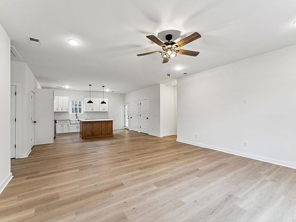 2nd image of 20 Shadow Cove Ln