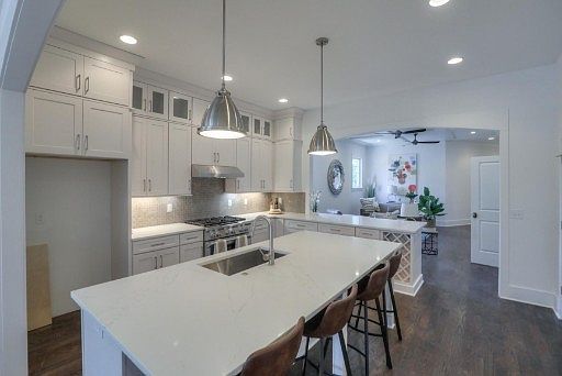 4th image of 143 Woodmont Blvd