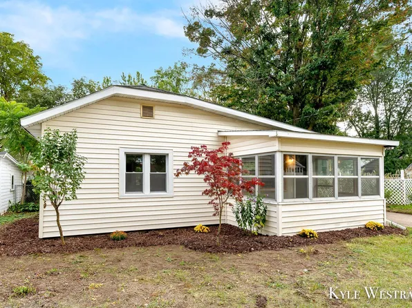 956 Roger St NW, Grand Rapids, MI 49544