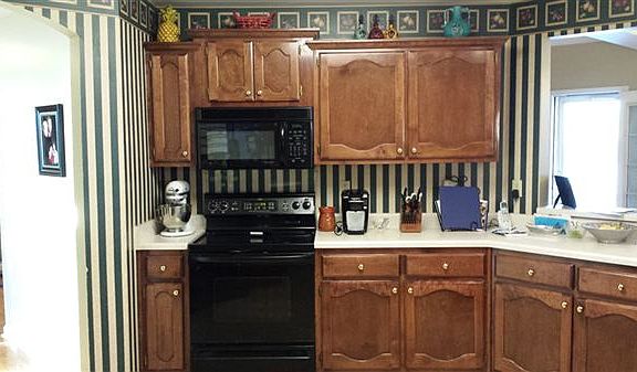 5088 Thornbrook Kitchen View 1