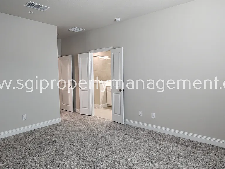 3121 Galveston St — Photo 15