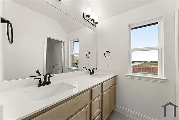 1210 Redcoat Dr — Photo 12