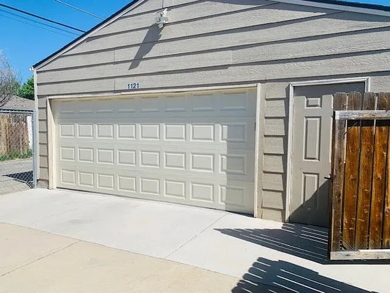 1121 Alton St — Photo 31