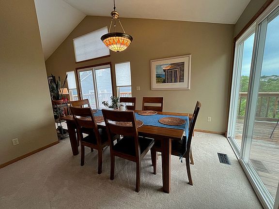 4th image of 311 Woodstock Ln