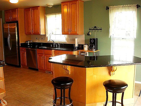 4th image of 2600 Sherwood Ct