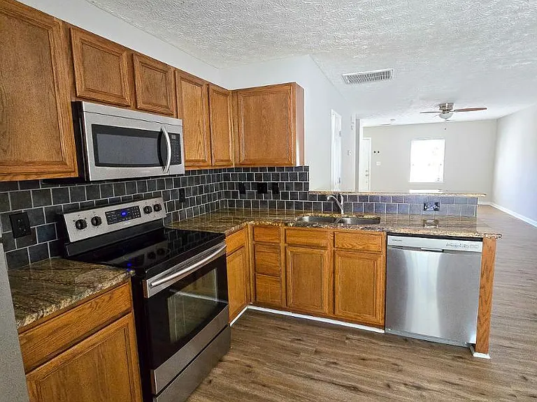 3105 Ivey Wood Ln — Photo 12