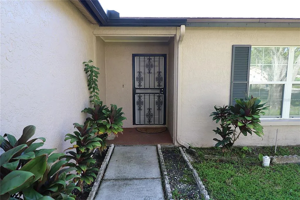 3 bed, 2.0 bath, 1575 sqft, $2,600 — Photo 4