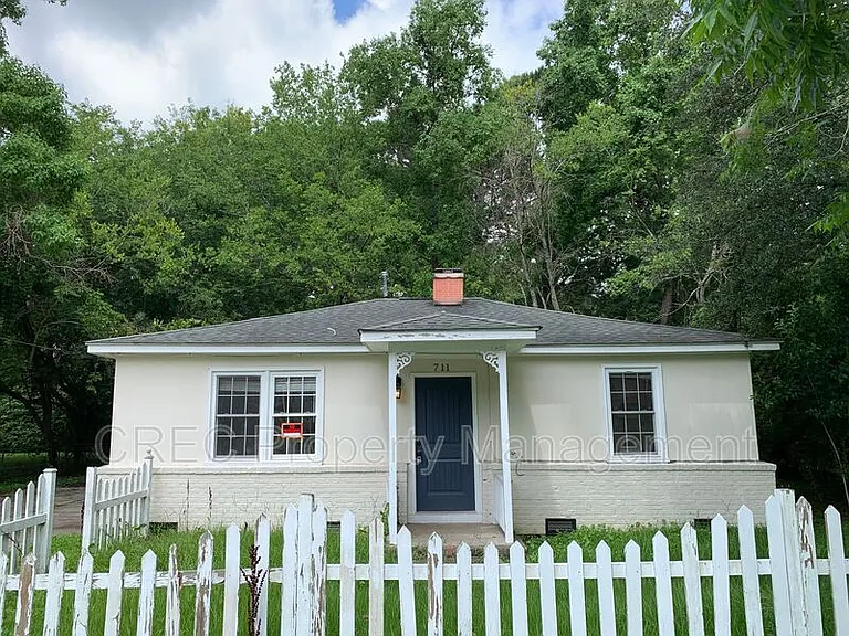 711 Locust St — Photo 1