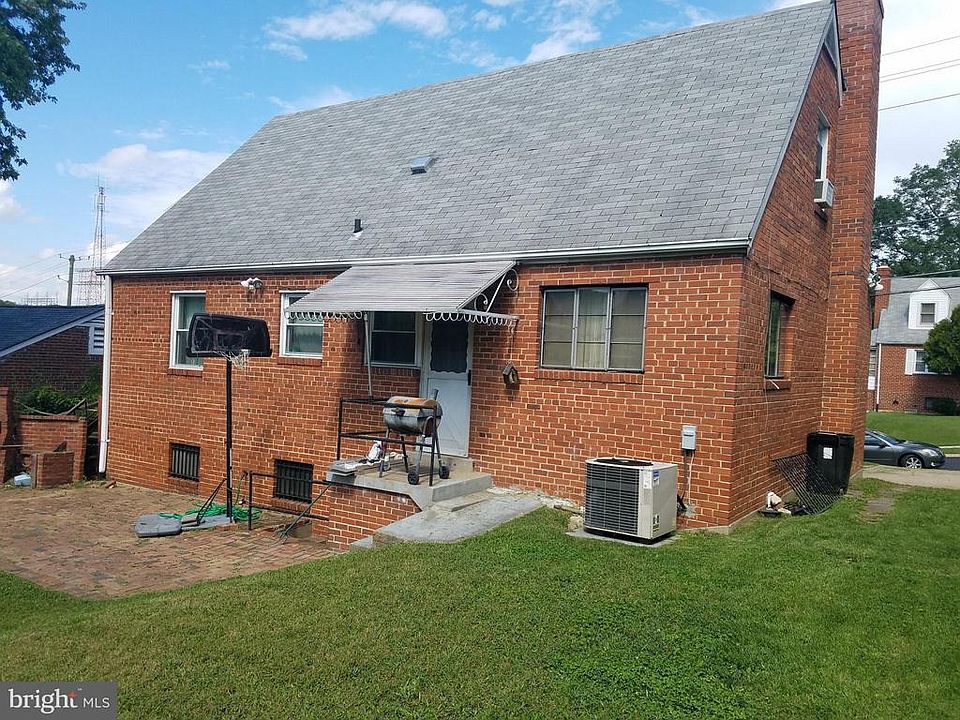 2nd image of 715 Sheridan St