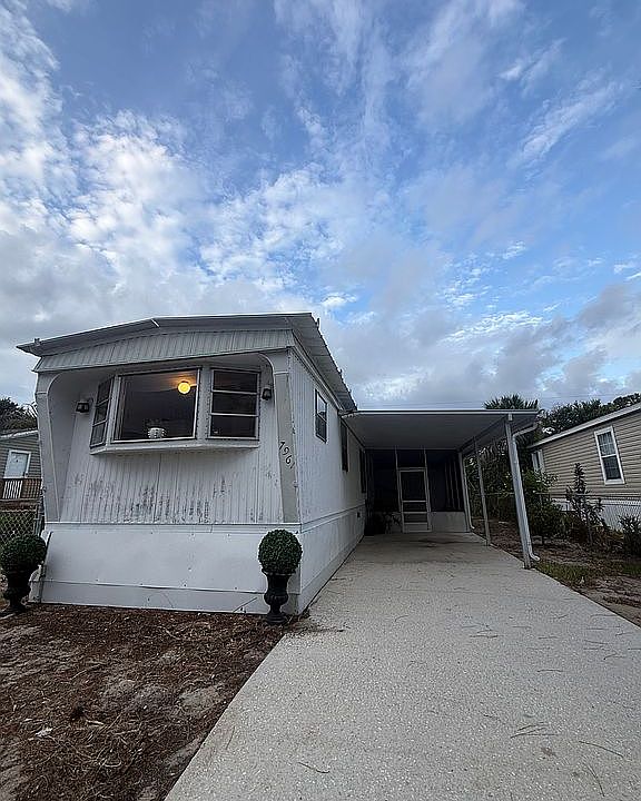 1st image of 7961 SE Skylark Ave