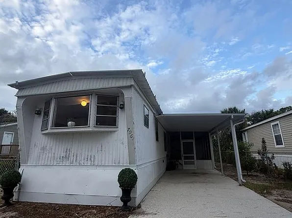 7961 SE Skylark Ave, Hobe Sound, FL 33455