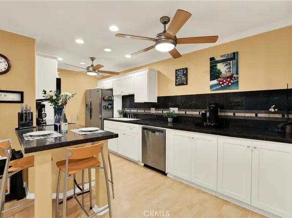 552 N Bellflower Blvd Unit 303, Long Beach, CA 90814