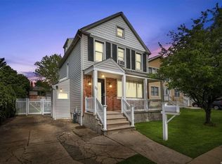 30 2nd Ave, New Hyde Park, NY 11040