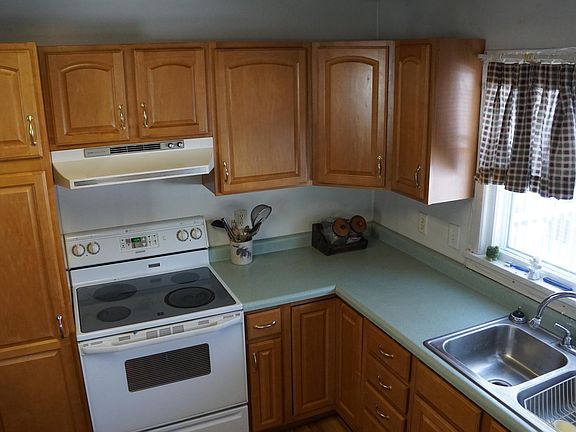 3rd image of 508 Spruce St