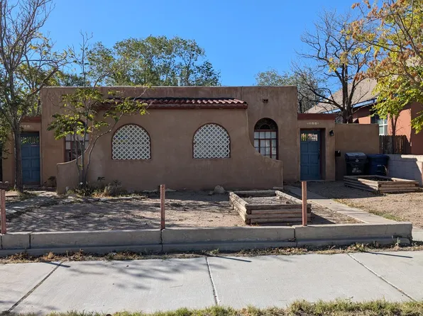 211 Stanford Dr SE, Albuquerque, NM 87106