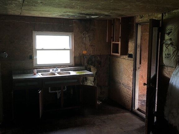 4th image of 1029 Olive Ave