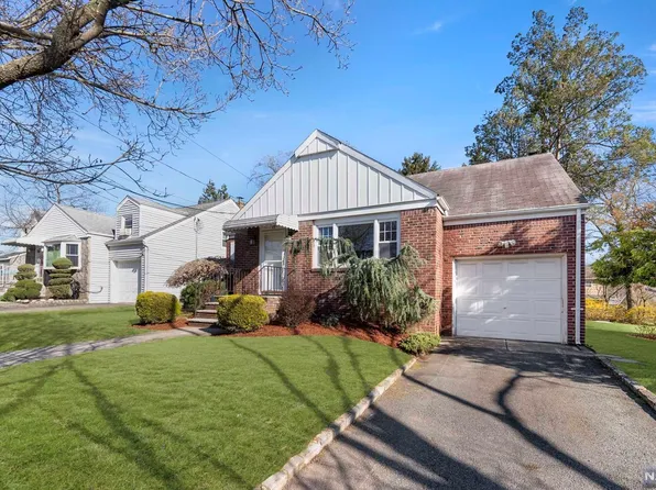 21 Orth Ave, Passaic, NJ 07055