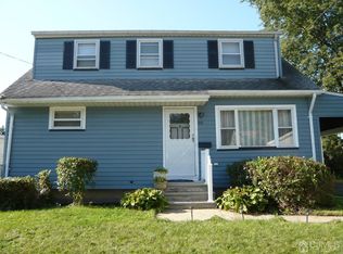 551 N North Park Dr, Perth Amboy, NJ 08861