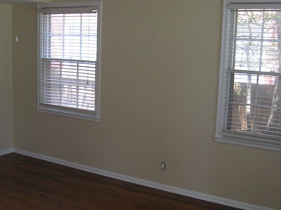 4th image of 3673 Saint Johns Ave