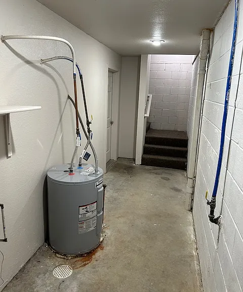 6884 Lexington Dr — Photo 36