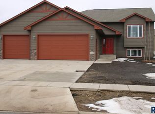 2410 N Devon Ave, Tea, SD 57075